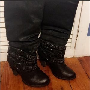 Not Rated size 8 boots with chain details
